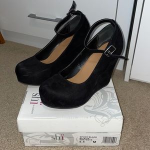 Black Wedges with strap